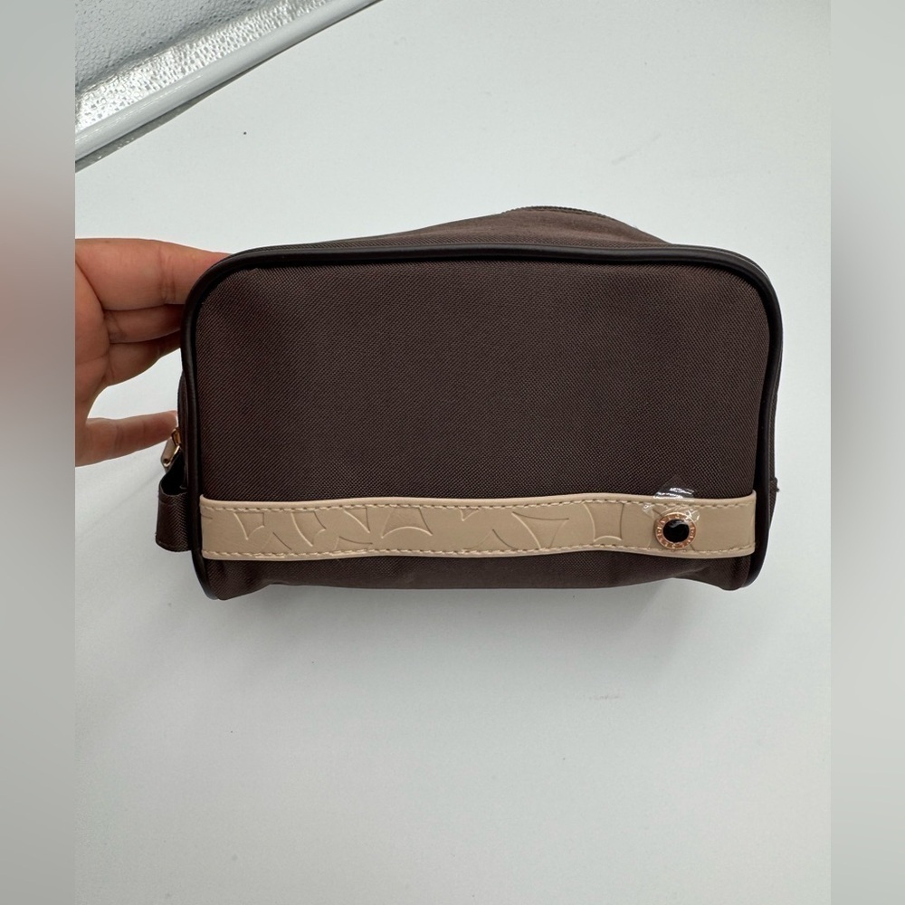 Emirates His & Hers Business Class Bvlgari Amenity Bags - Picture 7 of 12